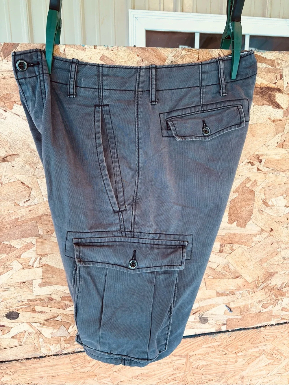 Levi's Men's Charcoal Gray Cargo Shorts 30 waist